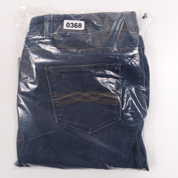 Roz & Ali 5 Pocket Straight leg Jeans Embroidered Pockets Blue Size 6 Average - Picture 11 of 11
